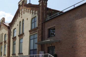 07 Budova elektrárny po rekonstrukci. (© Tatranská galerie 2009)