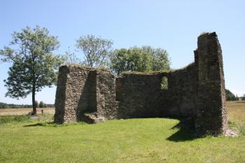 Zachovalý závěr kostela ( © Ivan Grisa 07/2011)