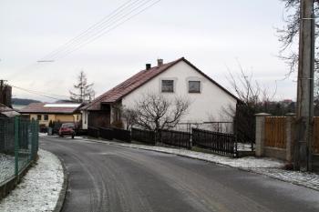 Dům č.p. 602 - jediný pozůstatek starší zástavby dvora ( © Jan P. Štěpánek 01/2013)