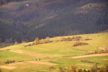 pohled od šancí na šance na Kempě v Bukovci (© Jan P. Štěpánek 10/2007)