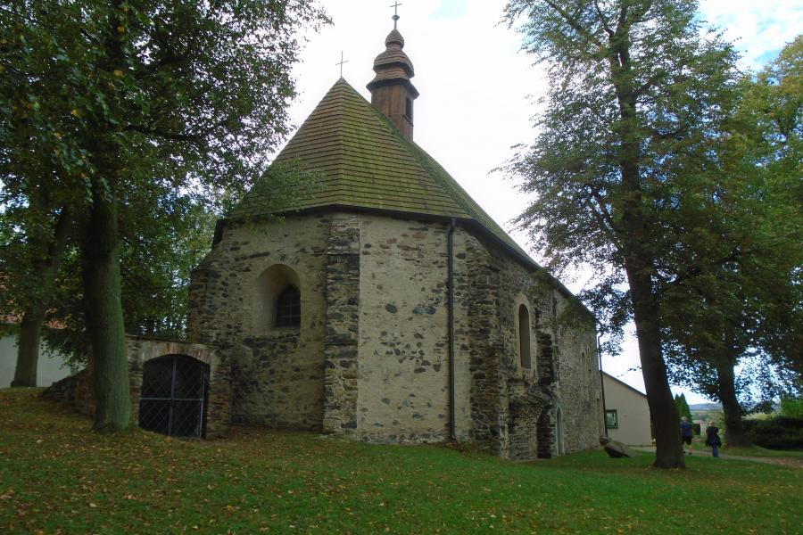 klášter františkánů s kostelem sv. Víta a sv. Modesta