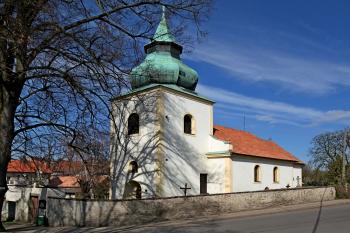 kostel od jihozápadu (© Pavel Zany Komárek 22. 4. 2010)