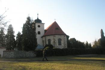 Gotický kostel sv. Klimenta pod nímž jsou základy původní rotundy knížete Bořivoje (© Prudký Martin, 03/2013)