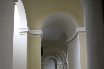 Podvěžní chodba ( © Ivan Grisa 07/2011)