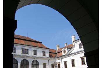 Z rychnovského zámku (© Jan Klapetek 06/2006)