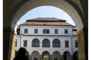 Z rychnovského zámku (© Jan Klapetek 06/2006)