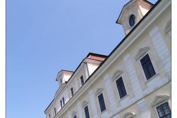Z rychnovského zámku (© Jan Klapetek 06/2006)