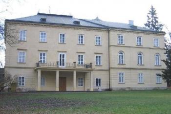 Pohled na zámek z parku ( © Pavel Vítek 12/2005)