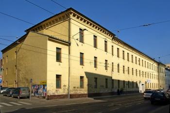 hlavní průčelí (© Milan Caha 04/2012)