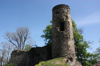 Malá věž a zeď směrem k první bráně od jihu ( © Ivan Grisa 05/2011)