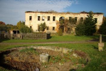 pohled na zámek od fontány (© Petr Pospíšil, 10/2013)