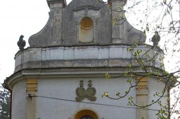 průčelí kostela (© Rodochrozit, 04/2013)