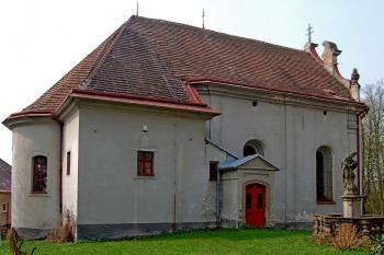 kostel od SV (© Rodochrozit, 04/2013)