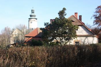 Velká zámecká věž z cesty od letohrádku ( © Ivan Grisa 10/2010)