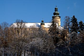 Lemberk od rybníka ( © Radovan Smokoň 01/2011)