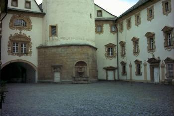  (© 2002 Petr Kocháň)