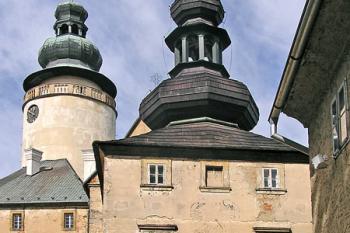 Vstupní brána ( © Luděk Pitter 09/2004)