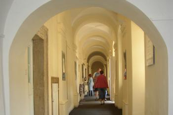 Jedna z chodeb zámku (© Jan Šebek, 08/2006)