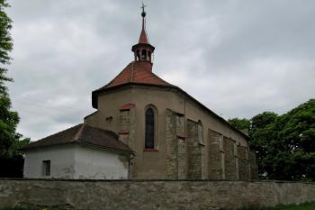 kostel od SV (© Rodochrozit, 05/2013)