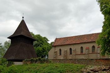 kostel se zvonicí (© Rodochrozit, 05/2013)