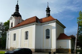 kostel od jihovýchodu (© Jaroslav Valečka, 05/2013)