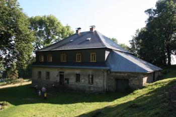 Bývalá fara od severu ( © Ivan Grisa 09/2010)