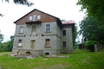 lovecký zámeček Ostrůvek (© Vlastislav Mareček, 06/2016)