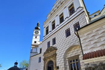 Vstupní trakt zámeckého jádra (© Jan P. Štěpánek  05/2024)