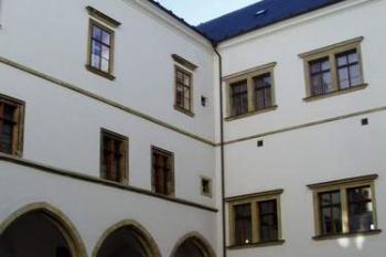 Nádvoří (2003 © Lenka Daňková)