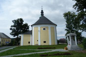Kostel Nanebevzetí Panny Marie  (© František Kinař, 08/2014)