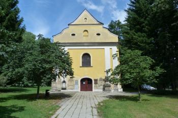 kostel sv. Barbory (© František Kinař, 08/2014)