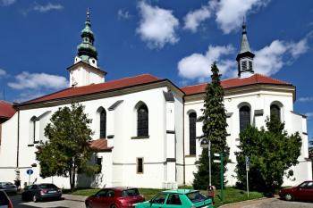 klášterní kostel od jihu (© Pavel Zany Komárek 25. 8. 2009)