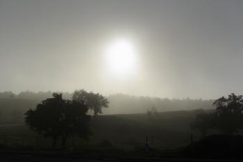 Východ slunce v mlze nad Šibeníkem (© Prudký Martin, 06/2005)