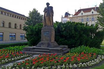 Prostějov – socha Karla Havlíčka Borovského z r. 1921 (© Ivo Rozehnal, 06/2013)
