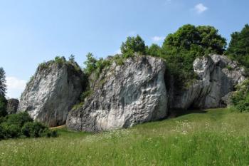 Skalní masív Kolíbky -  tzv. Hrad (© Jan P. Štěpánek 06/2013)