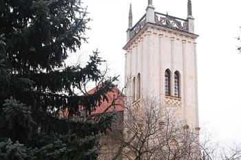 Schodišťová věž od západu (© Ivan Grisa, 03/2009)