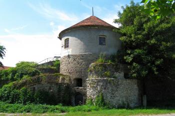 rotunda (© Rodochrozit, 07/2013)