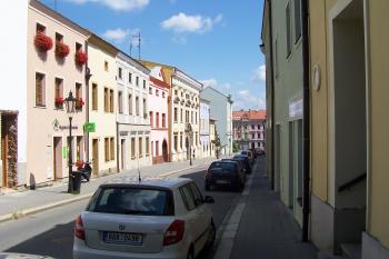 Kroměříž – židovská radnice – pohled do Moravcovy ulice k severovýchodu (© Ivo Rozehnal, 07/2013)