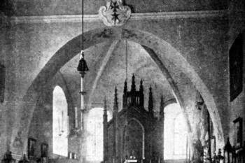 interiér kostela na počátku 20. století (© Antonín Podlaha: Posvátná místa království Českého; Díl 2., Vikariáty: Berounský, Bystřický a Plzeňský, Dědictví sv. Jana Nepomuckého, Praha 1908)