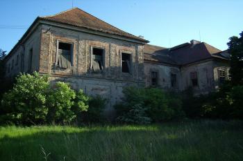 pohled od zahrady (© 05/2014)