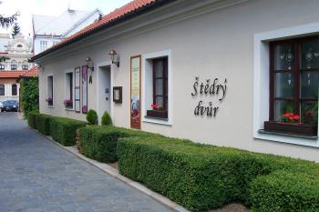 Obchod v hotelové části v jednom z bývalých domků v areálu kláštera. (© Ivo Rozehnal, 07/2013)