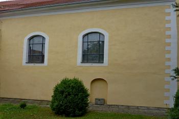 Původní románský vchod (© František Nevoral, 09/2013)