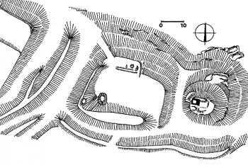terénní náčrt ( © Zdeněk Procházka & Jiří Úlovec (in T. Durdík: Ilustrovaná encyklopedie českých hradů - Dodatky 2, Libri, Praha 2005))