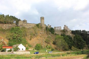 Celkový pohled na hrad (© Luděk Vláčil 09/2016)