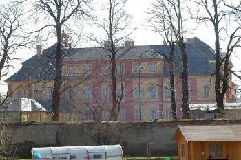 západní průčelí ( © Pavel Zany Komárek 30/3/2002)