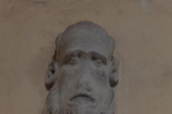 Lapidárium - bradáč (© Johannes Cladis, 10/2017)
