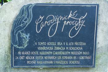 Pomník obětem čarodějnických procesů v Sobotíně - detail (© František Kinař, 08/2013)
