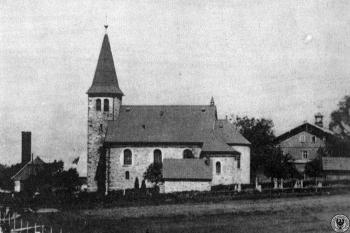 kostel v meziválečném období (© http://dolny-slask.org.pl)