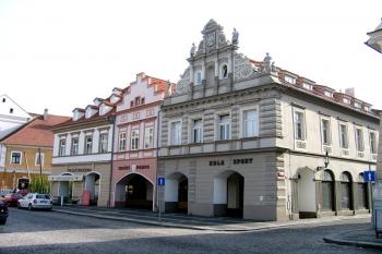 Měšťanské domy ( © Pavel Vítek 08/2006)
