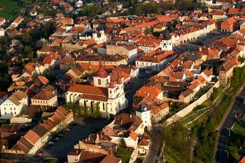 Žatec, náměstí - letecký snímek ( © Radovan Smokoň 04/2008)